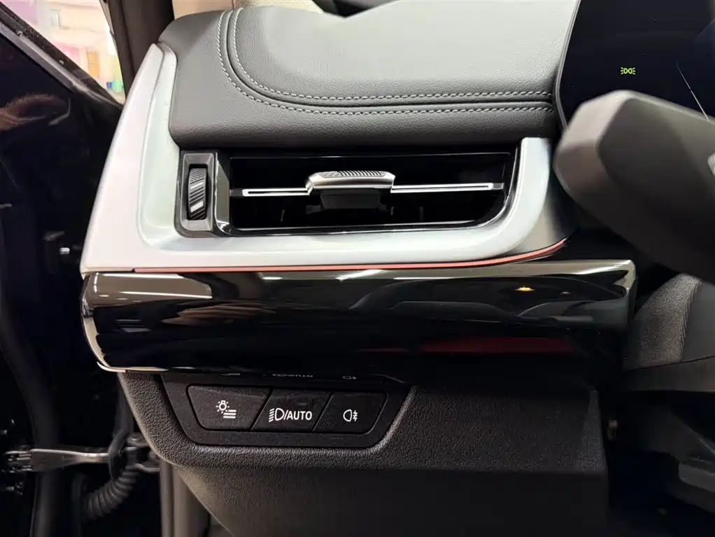 BMW X1 2023 sDrive20Li X Design Package фото 15