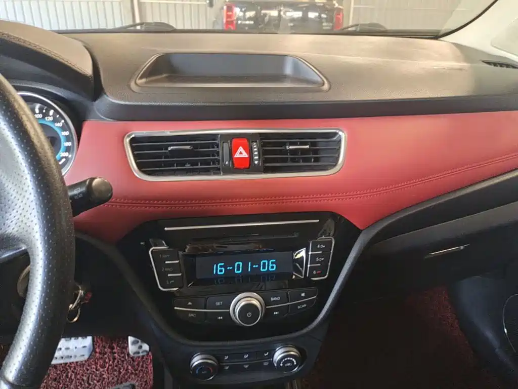 Photo 13 - Haval H1
