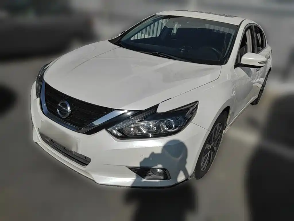 Фото 1 - Nissan Teana