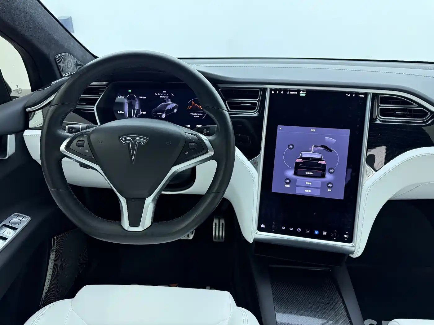 TESLA MODEL X