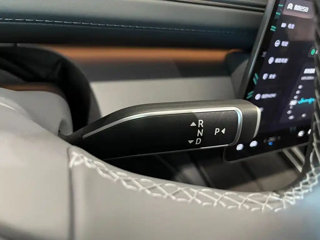 NIO ES8 2026 2025 Model 6-Seat Executive Luxury Edition