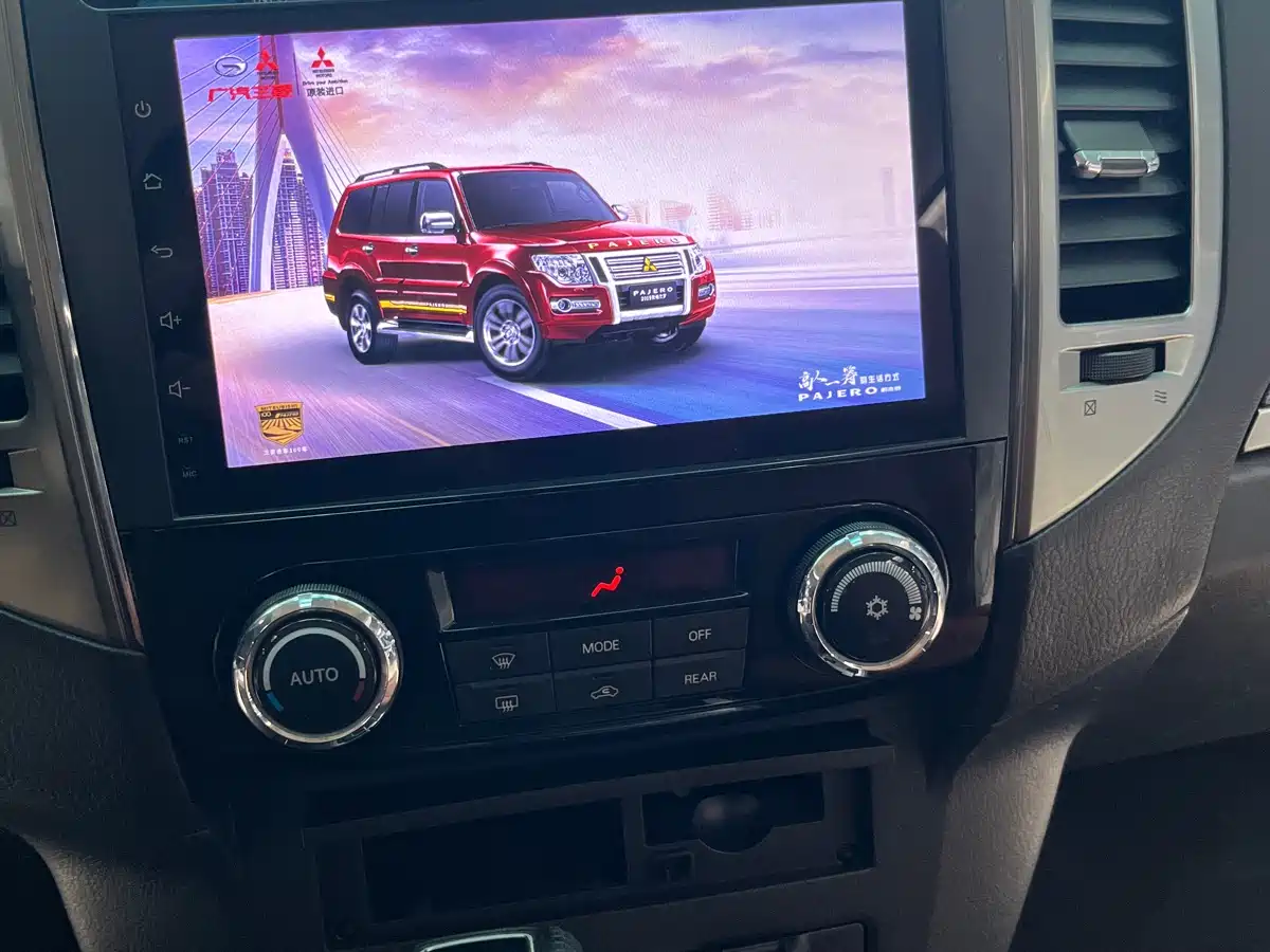 Mitsubishi Pajero (Import) 2019 3.0L Auto Standard Version фото 15