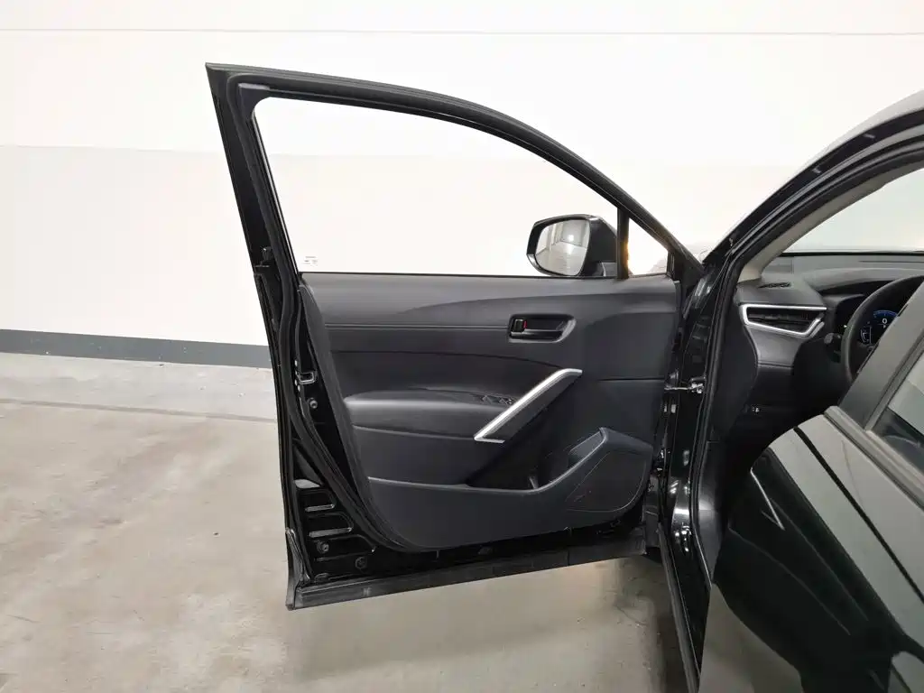 Photo 8 - Toyota Frontlander
