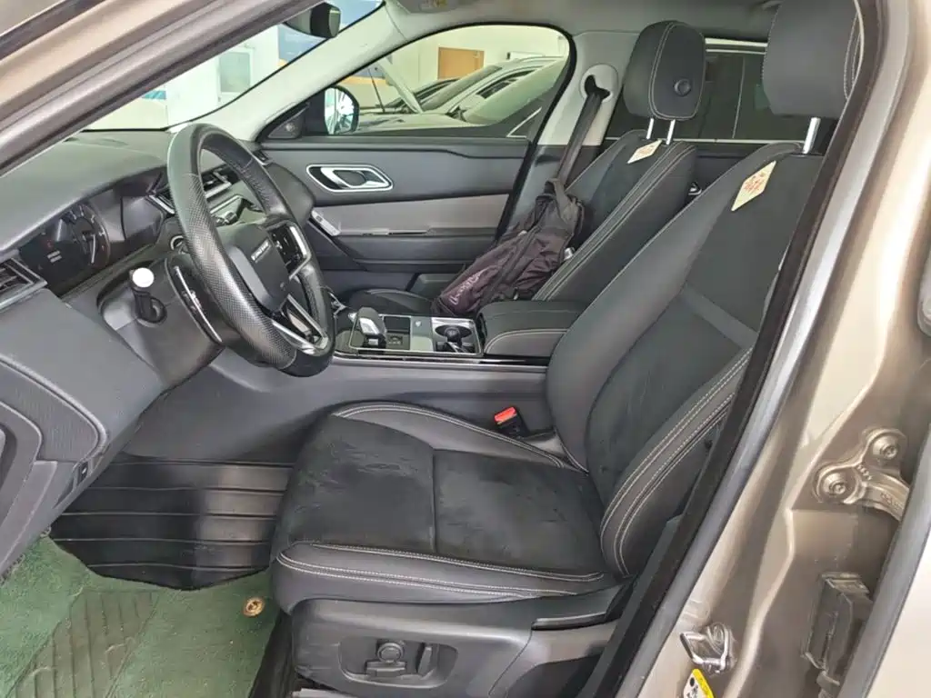 Photo 15 - Land Rover Range Rover Velar