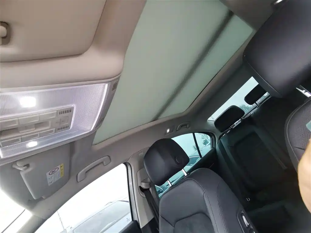Volkswagen Magotan 2017 330TSI DSG Premium фото 14