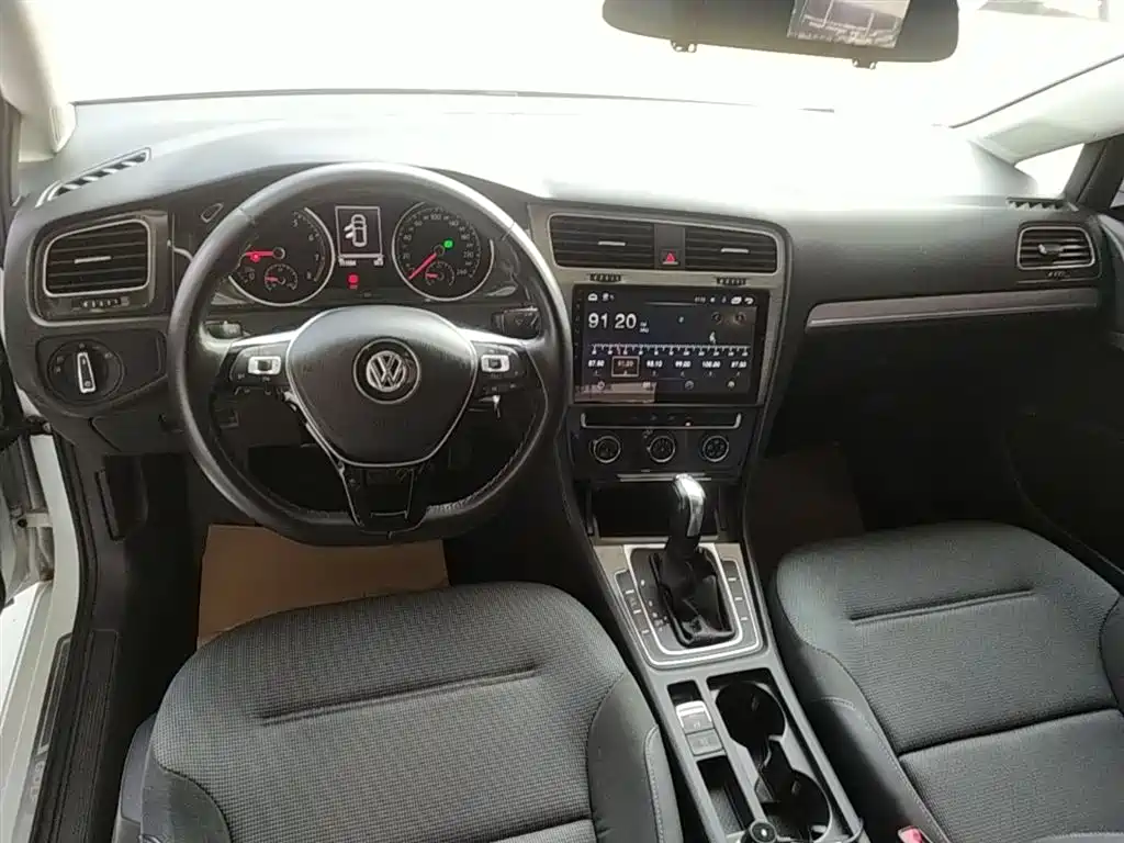 Volkswagen Golf 2018 230TSI Automatic Comfort фото 10