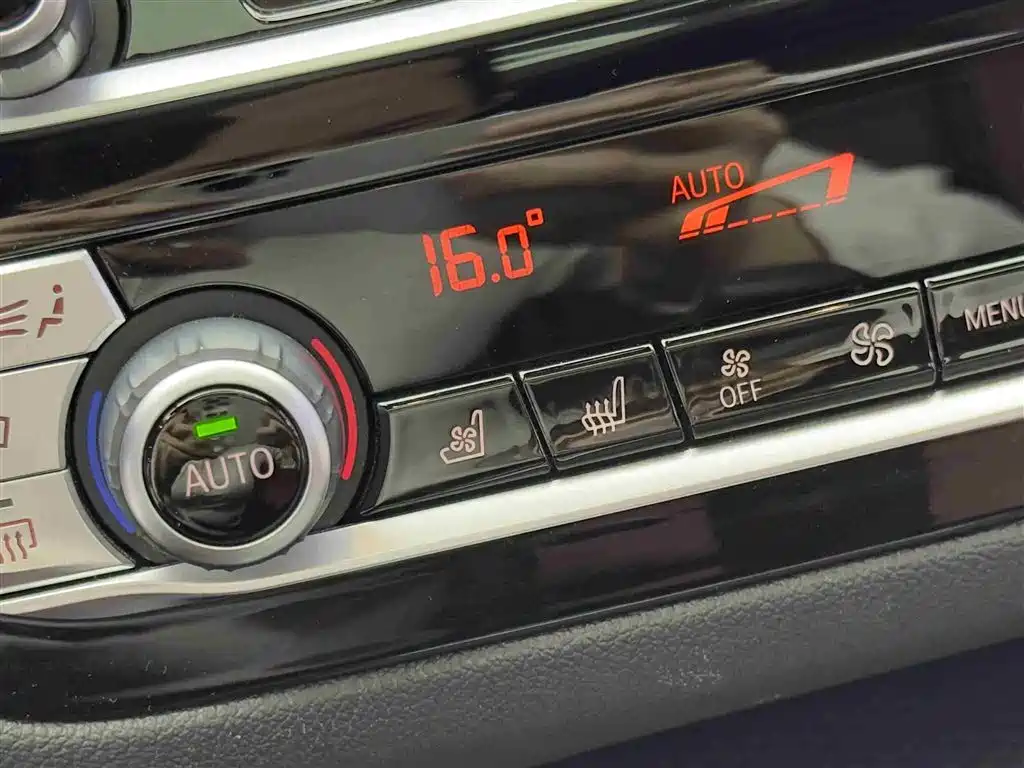 BMW 5 Series New Energy 2021 535Le Pioneer Edition M Sport Package фото 14