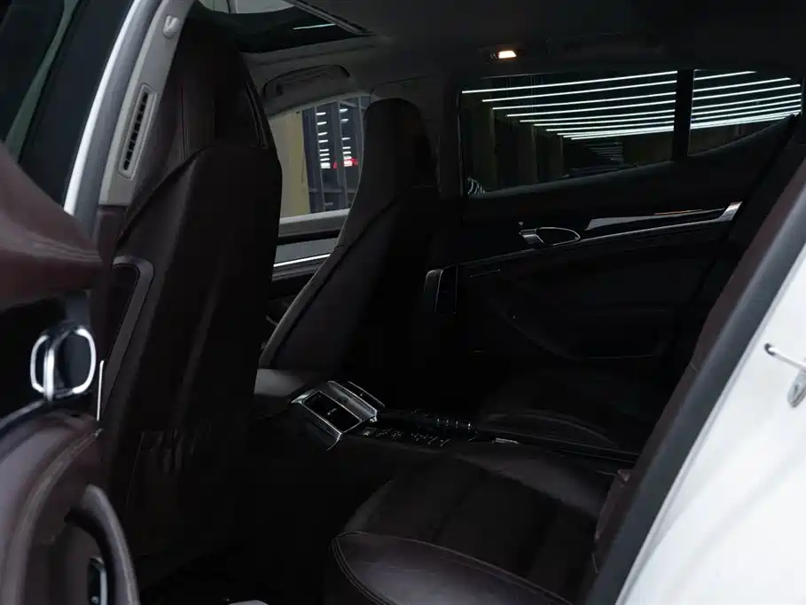 Porsche Panamera 2010 Panamera 3.6L фото 17