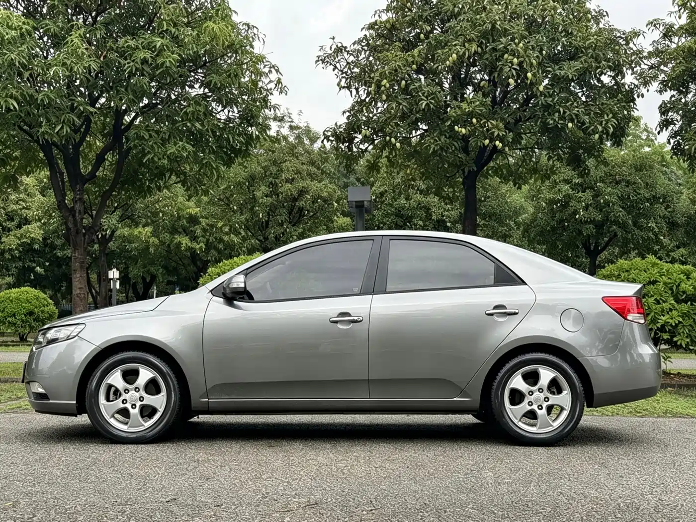 Kia Forte 2009 1.6L AT Premium фото 4