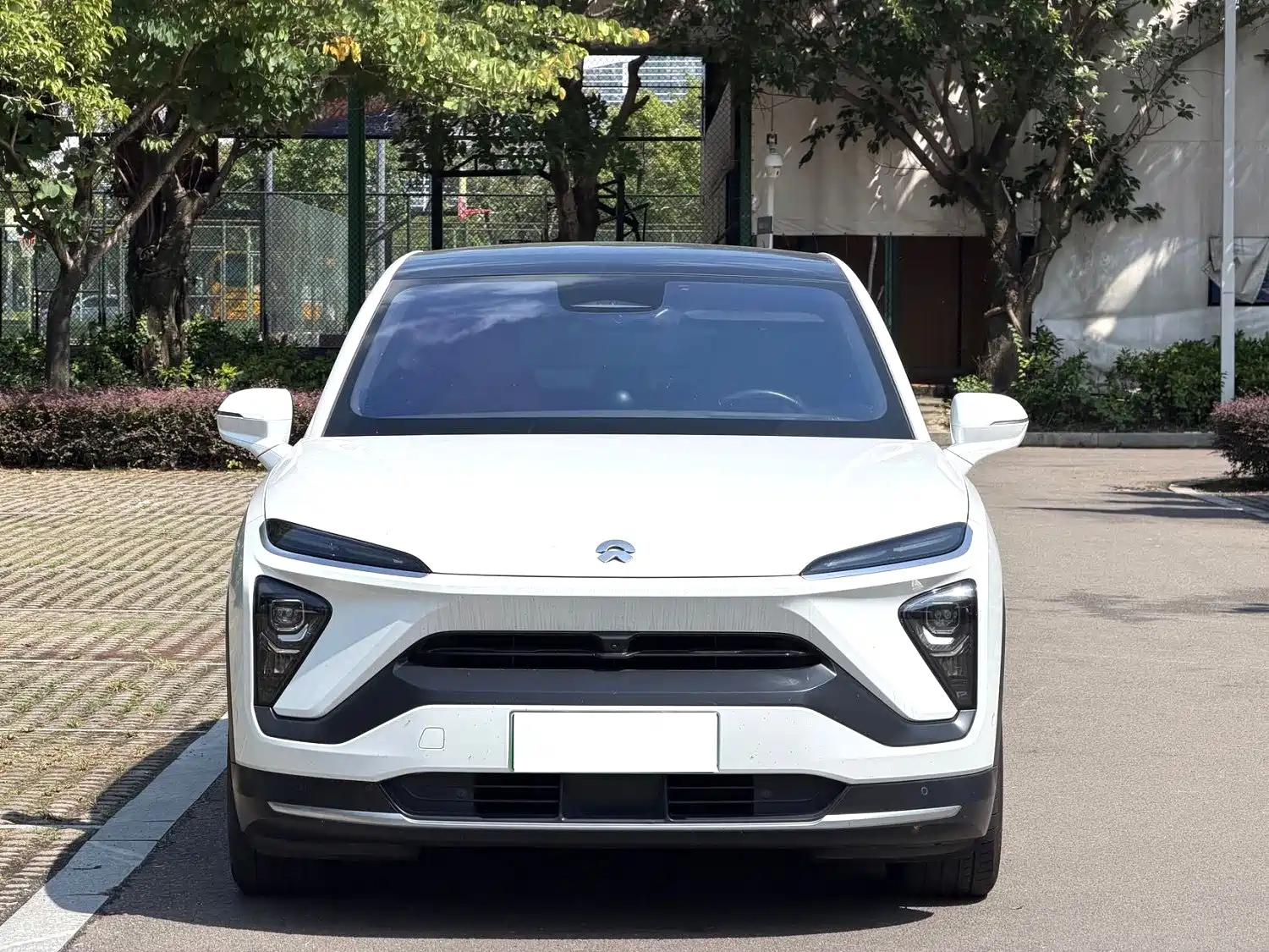 Фото 2 - NIO EC6