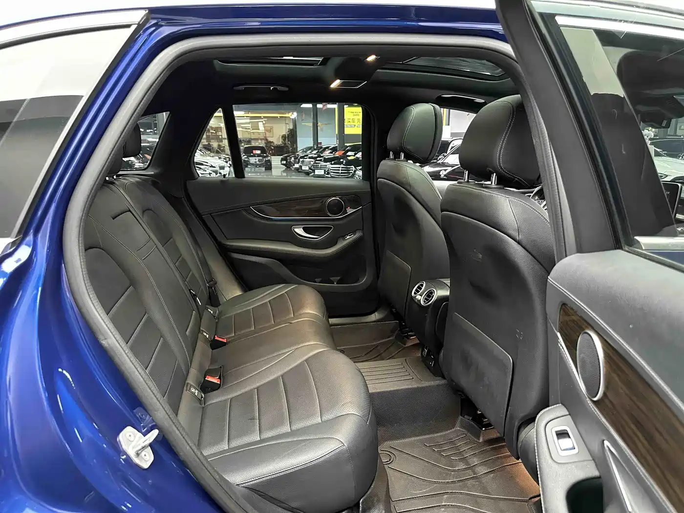 Mercedes-Benz GLC 2019 GLC 260 4MATIC Luxury фото 5