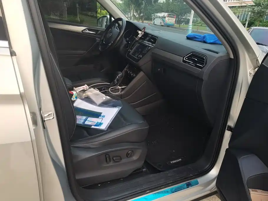 Фото 8 - Volkswagen Tiguan L