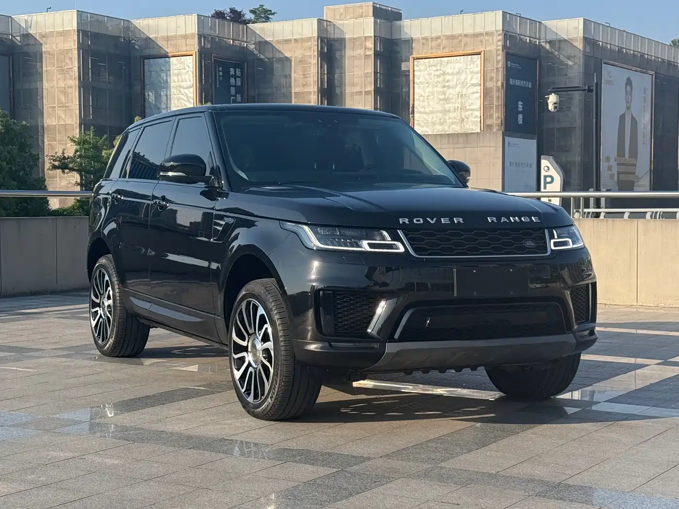 Land Rover Range Rover Sport 2020 3.0 L6 SE фото 3