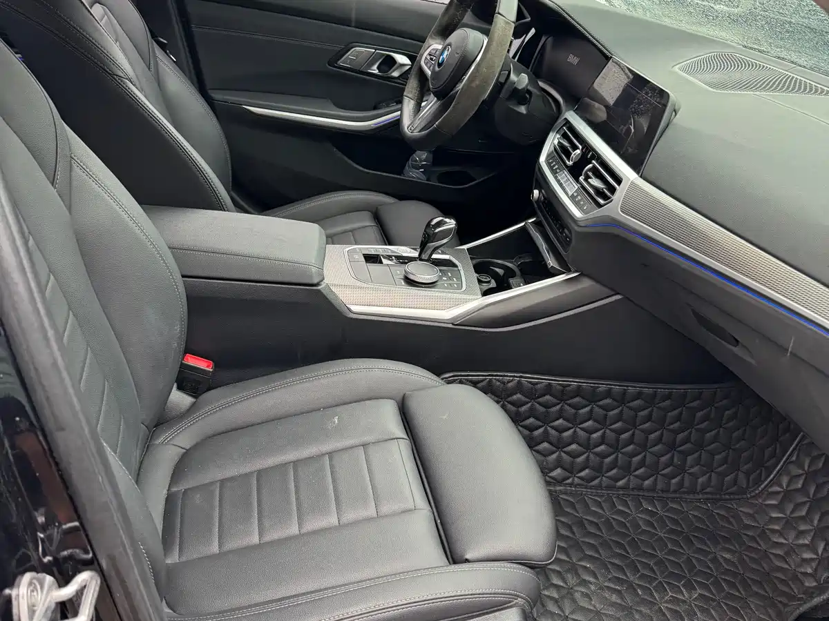 BMW 3 Series 2020 Facelift 325i M Sport Night Edition фото 16