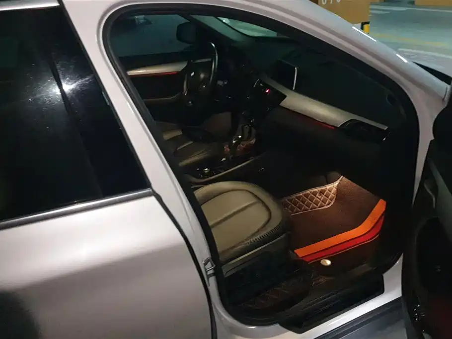 BMW X1 2018 sDrive20Li Leading Model фото 8