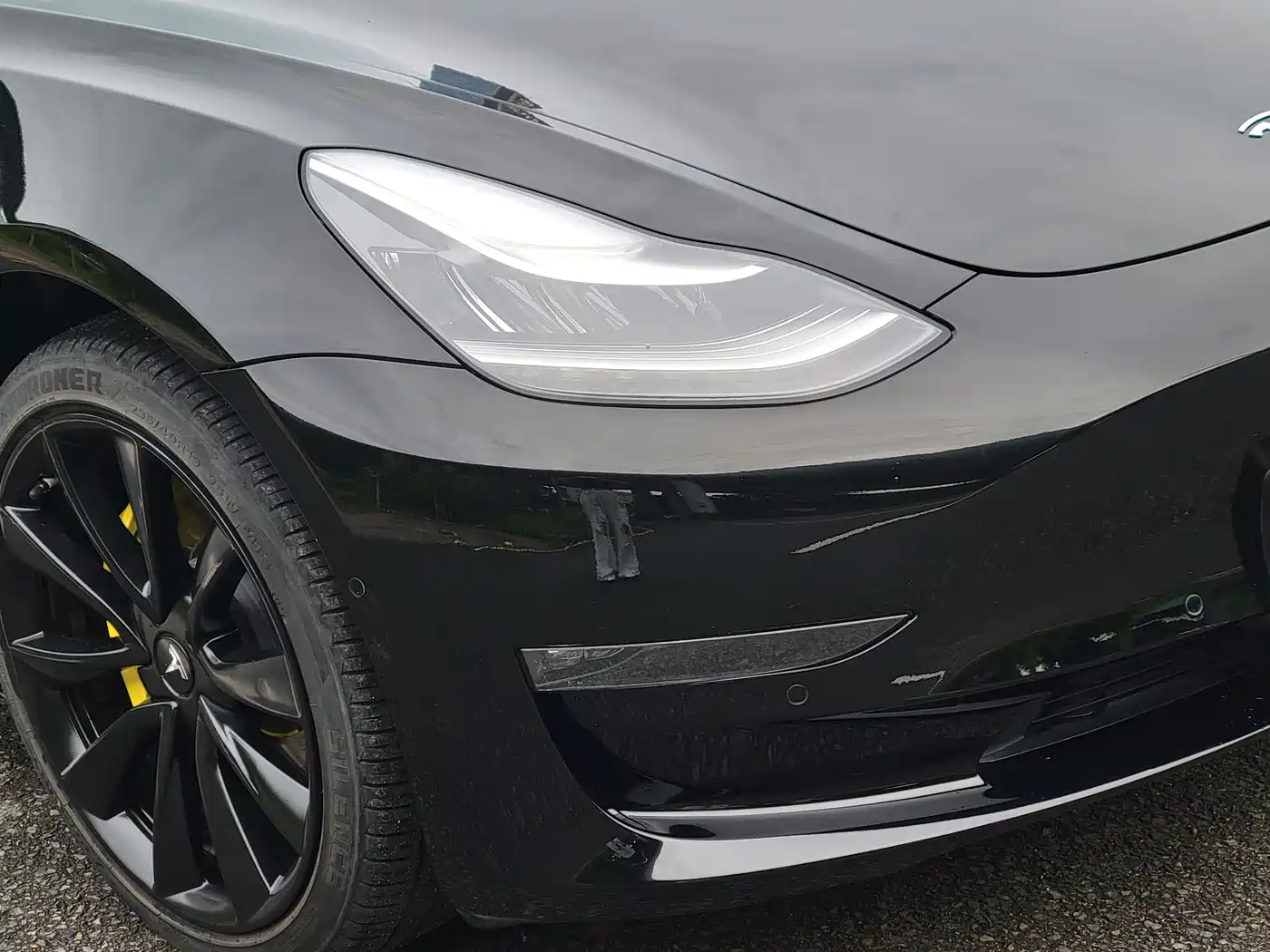 TESLA MODEL 3