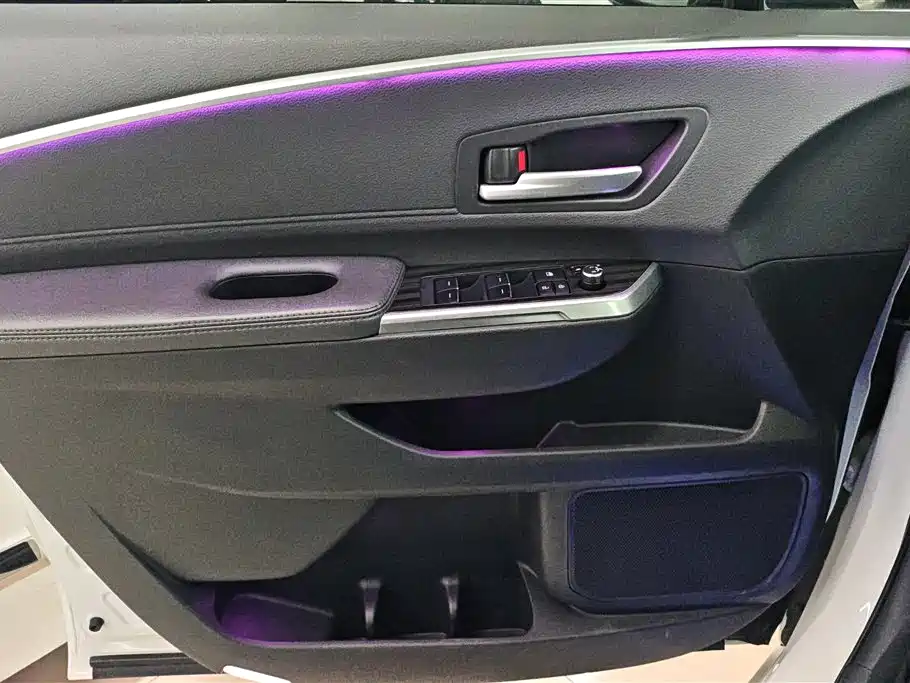 Toyota Sienna 2021 2.5L Hybrid Premium Edition фото 7