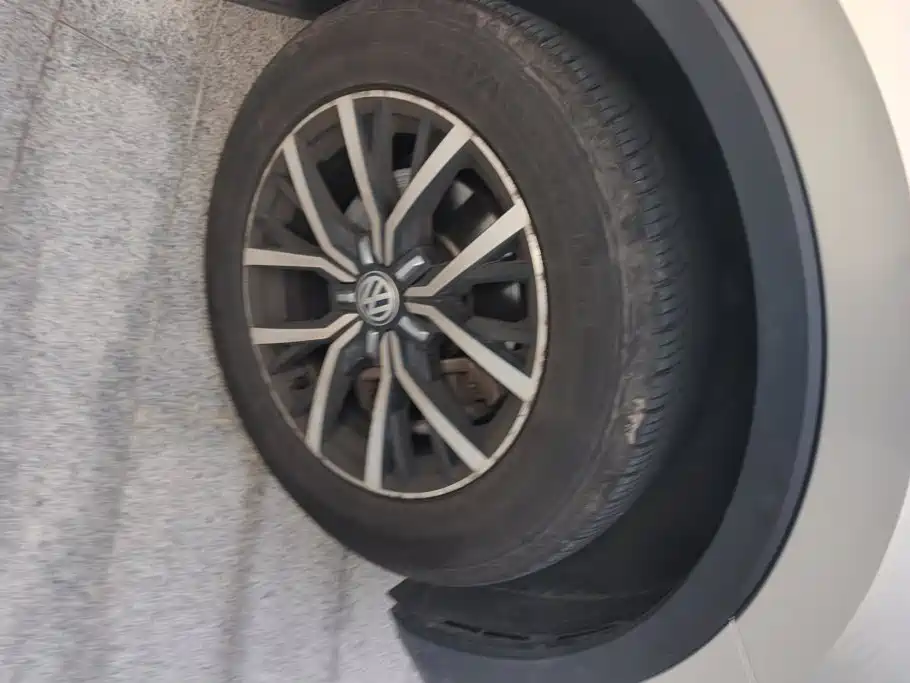 Фото 6 - Volkswagen Tiguan L