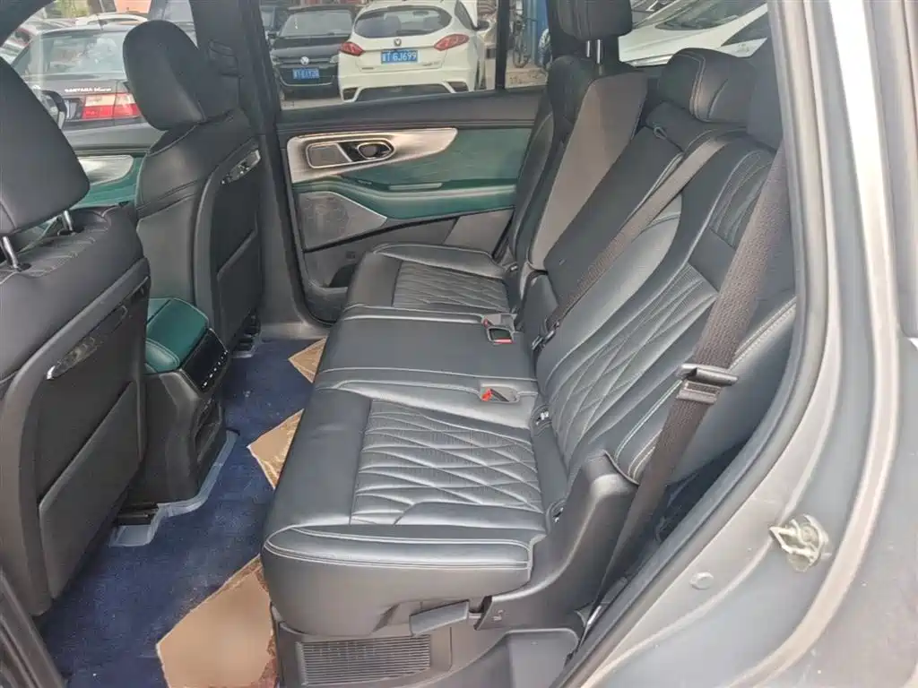 GAC Trumpchi Trumpchi GS8 2022 Hybrid Series 2.0TM 4WD Premium Edition (7-Seater) фото 17