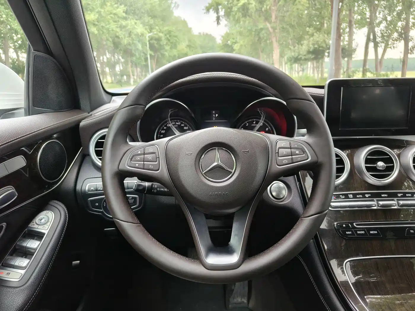Mercedes-Benz GLC 2017 GLC 260 4MATIC Luxury фото 15