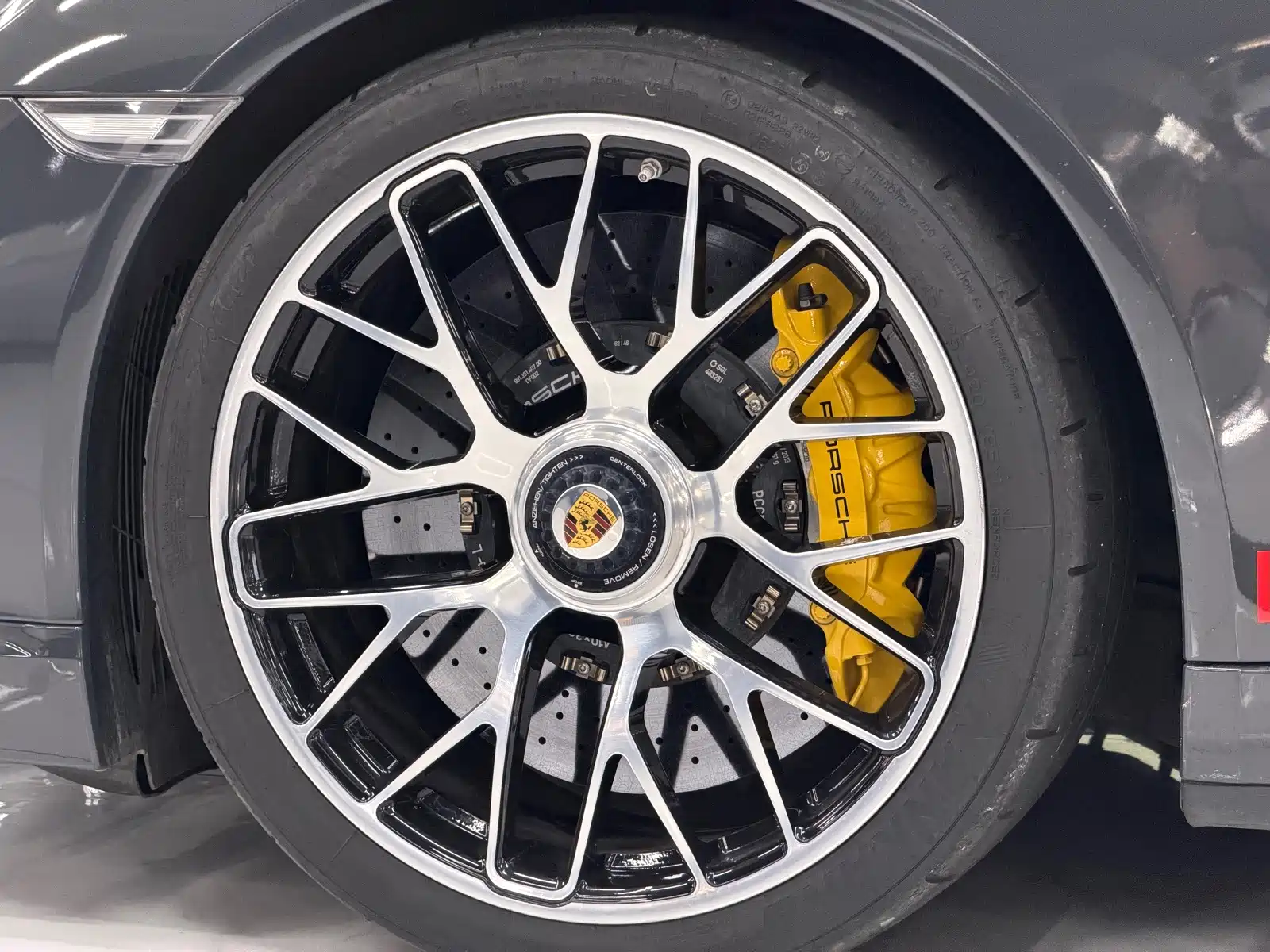 Photo 9 - Porsche 911
