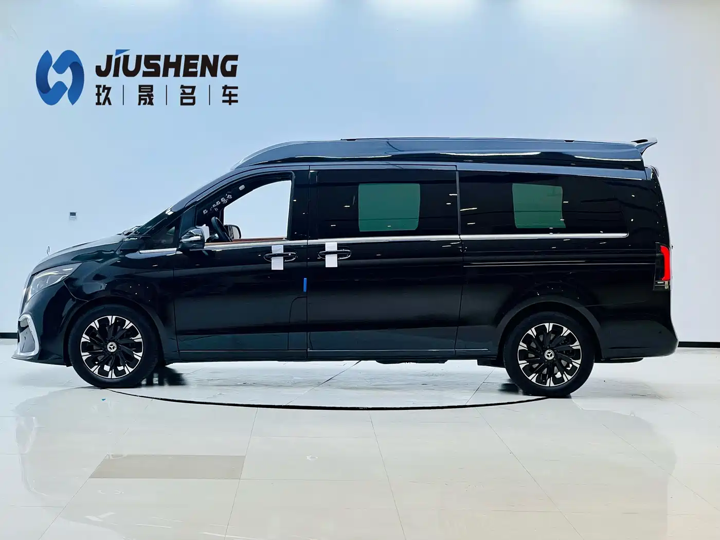 Mercedes-Benz V-Class 2024 V 300 L Long Wheelbase Premium фото 3