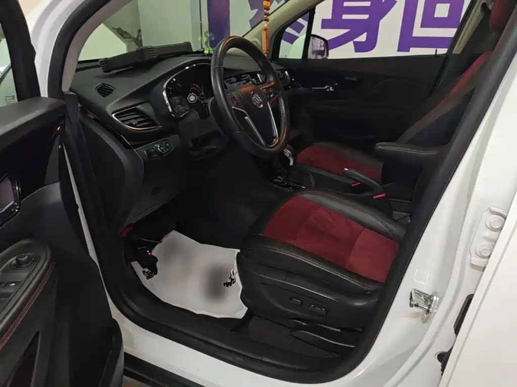 Фото 15 - Buick Encore