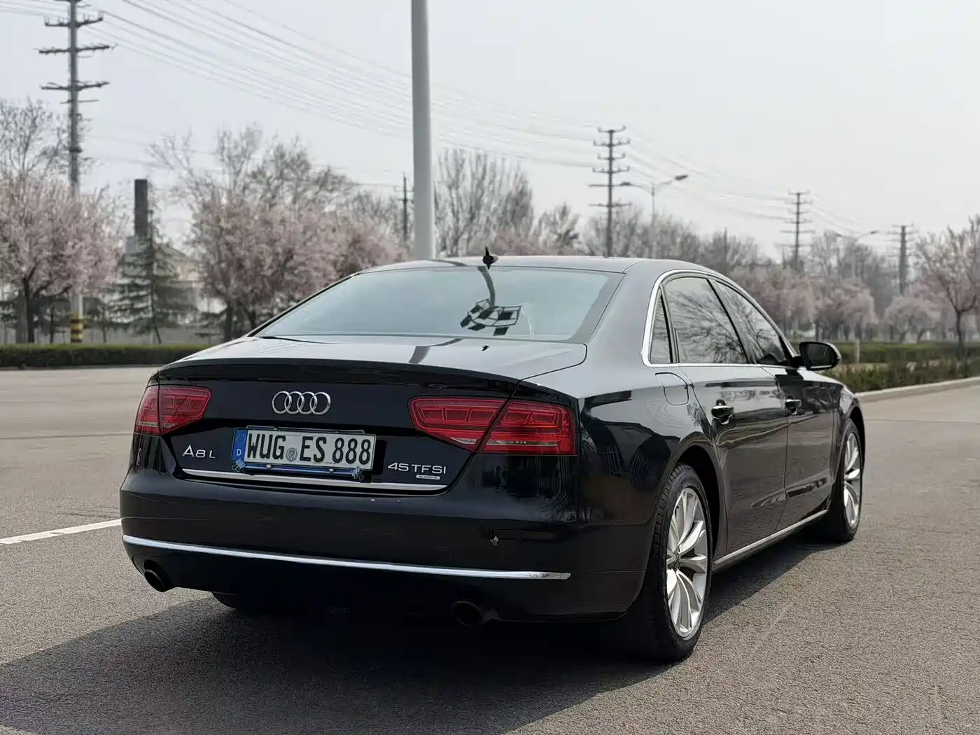 Фото 4 - Audi A8