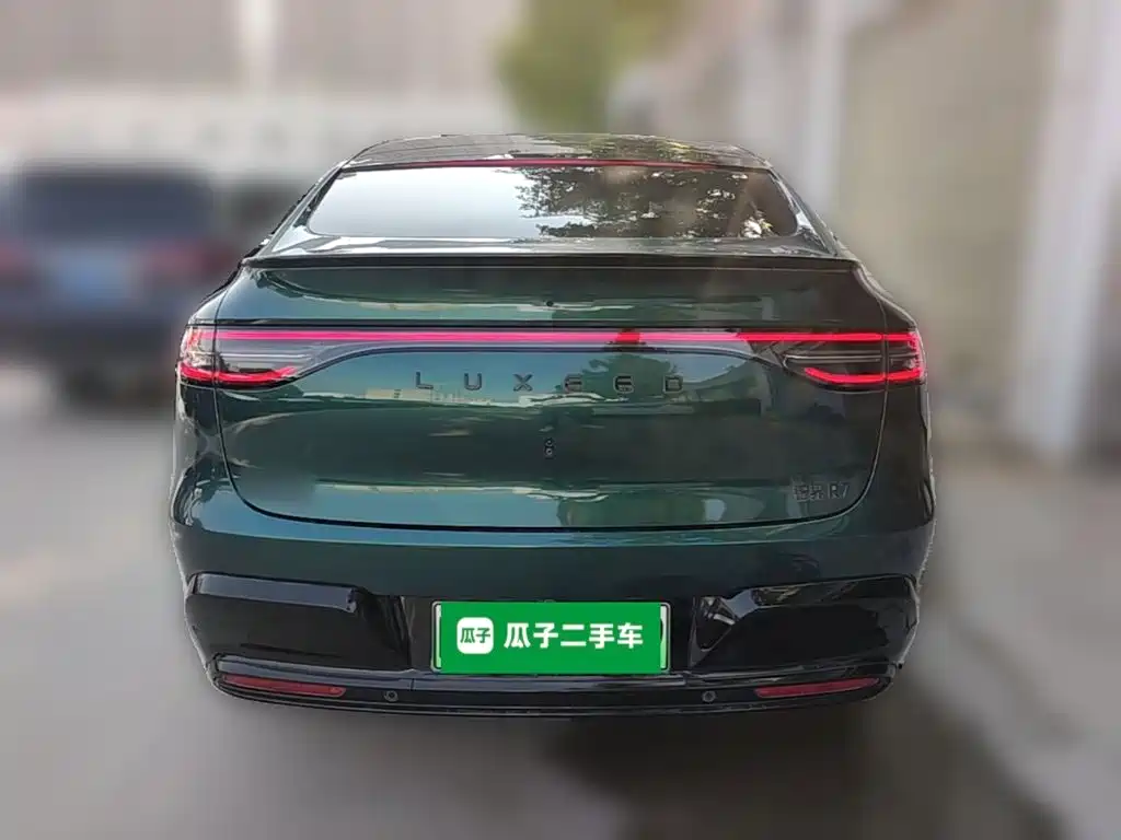 Photo 8 - Zhijie Luxeed R7
