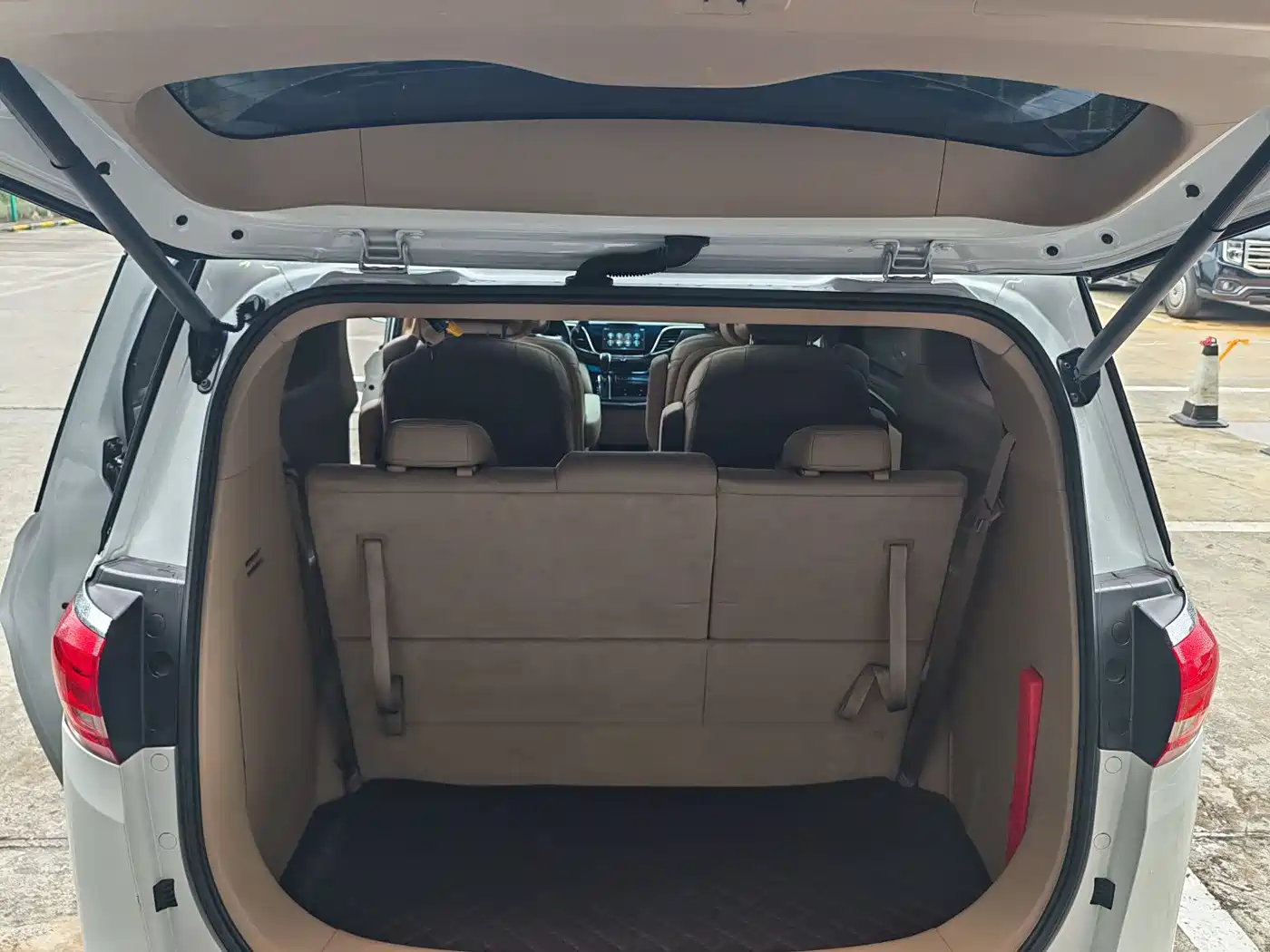 Buick GL8 2017 ES 28T Luxury China V фото 15