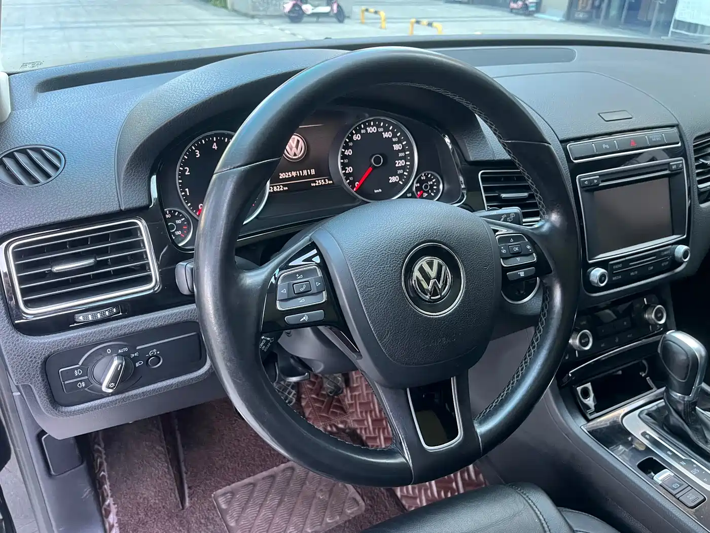 Volkswagen Touareg 2017 3.0TSI Explorer Edition фото 11