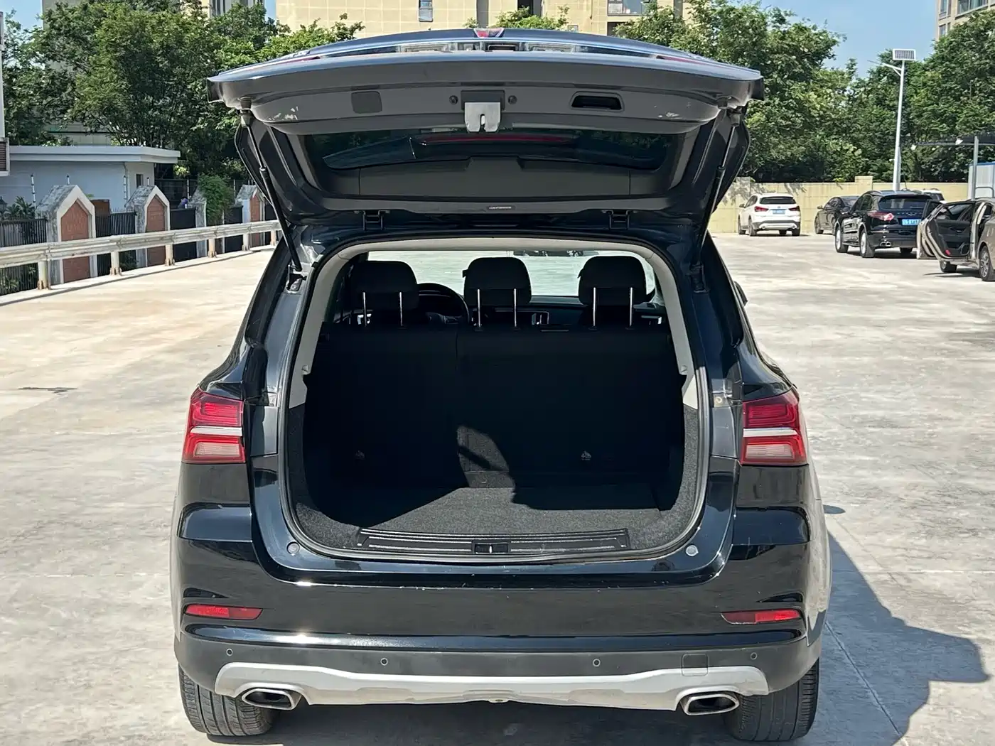 Фото 14 - Roewe RX5