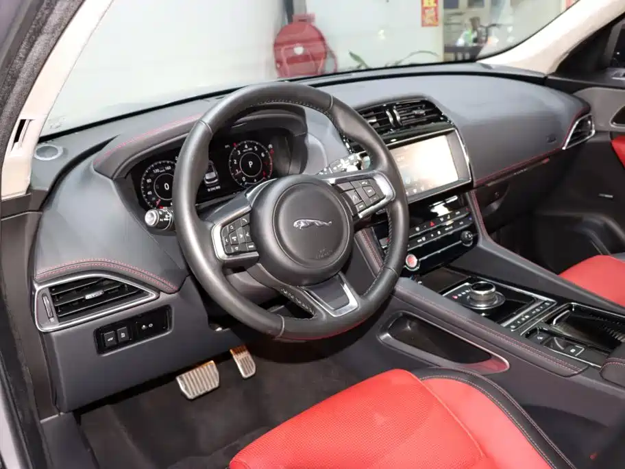 Jaguar F-PACE 2020 2020 2.0T R-Dynamic SE
