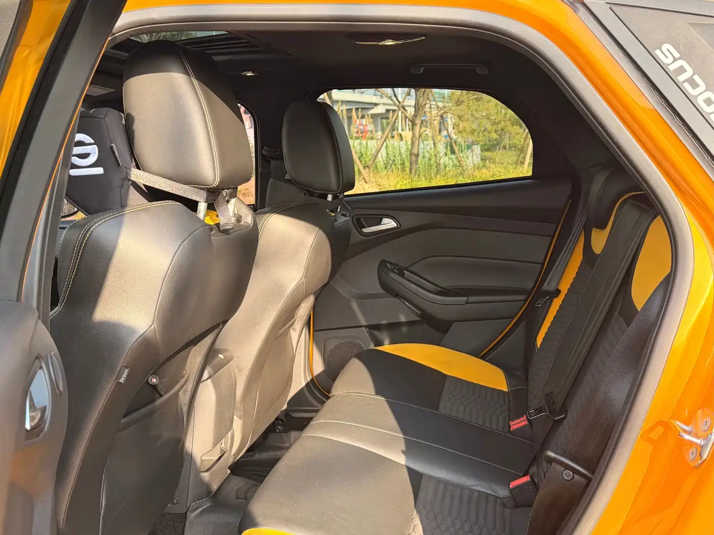 Ford Focus (Import) 2017 2015 2.0T ST Orange Edition