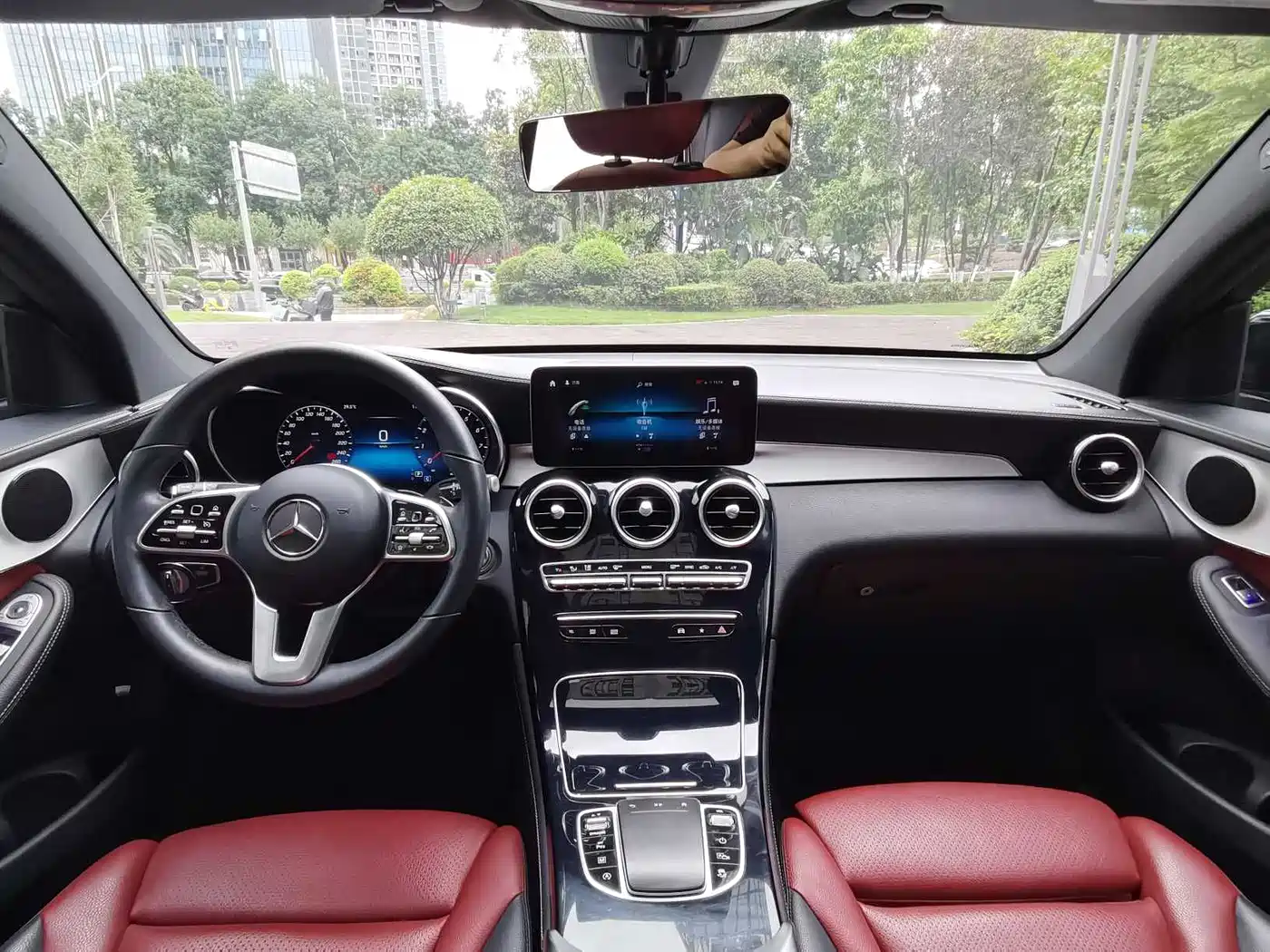 Mercedes-Benz GLC Coupe 2021 GLC 260 4MATIC Coupe SUV фото 13
