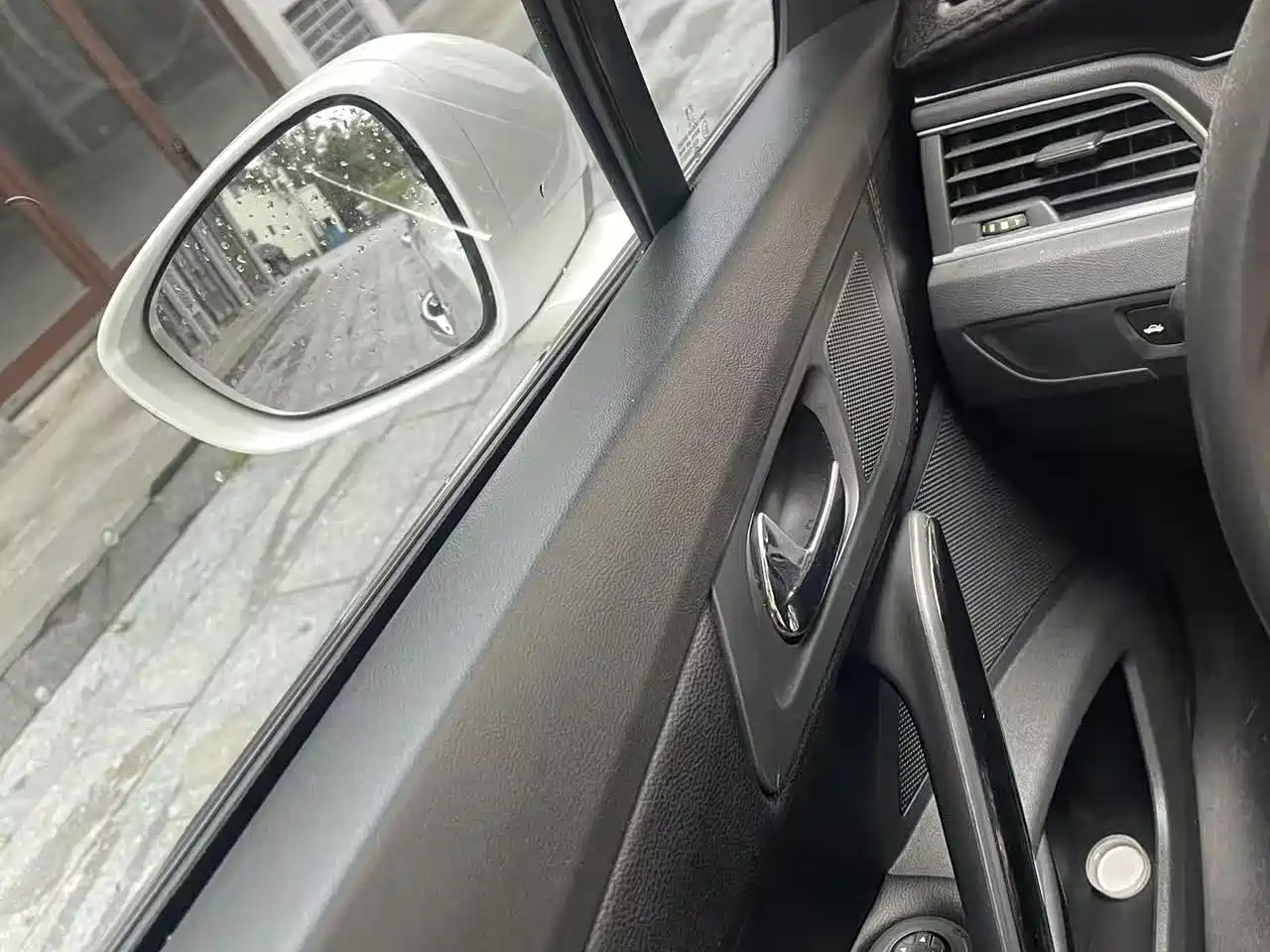 Peugeot 508 2011 2.3L Automatic Luxury Edition фото 12