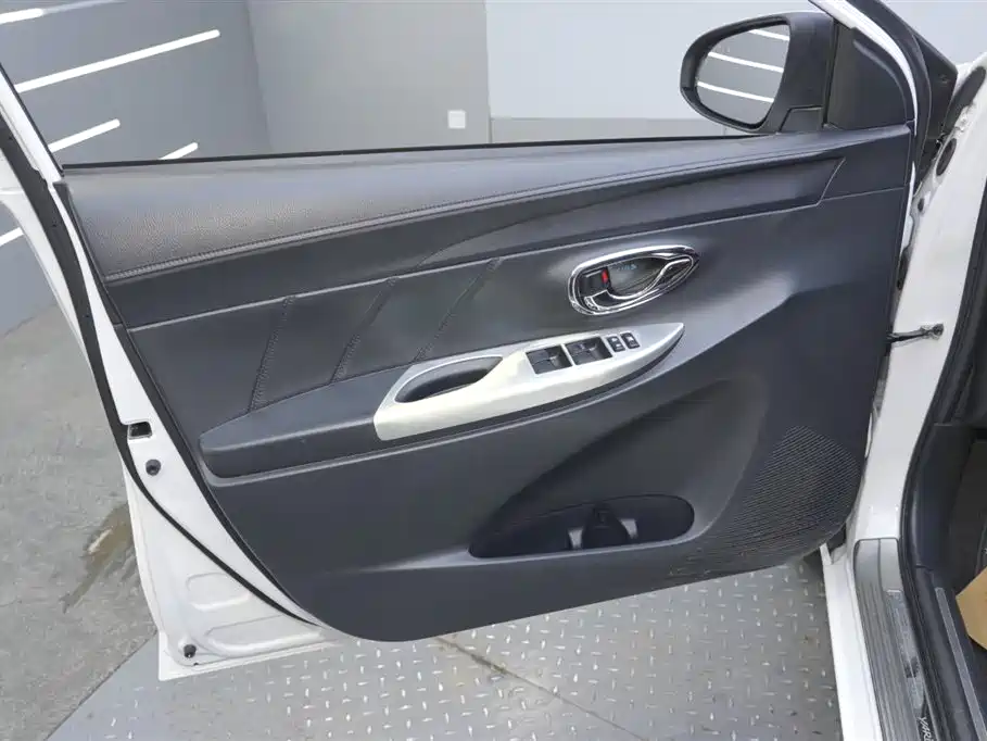 Toyota YARiS L Zhi Xuan 2016 Facelift 1.5E CVT Charming Edition фото 9