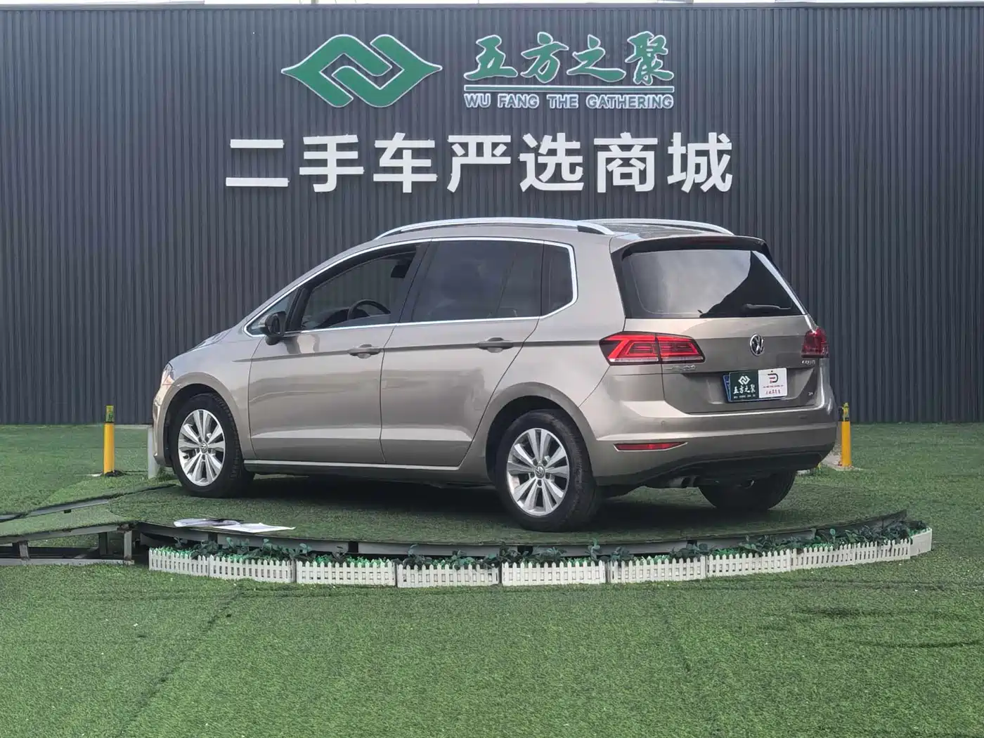 Volkswagen Golf Sportsvan 2016 230TSI Automatic Progressive фото 21