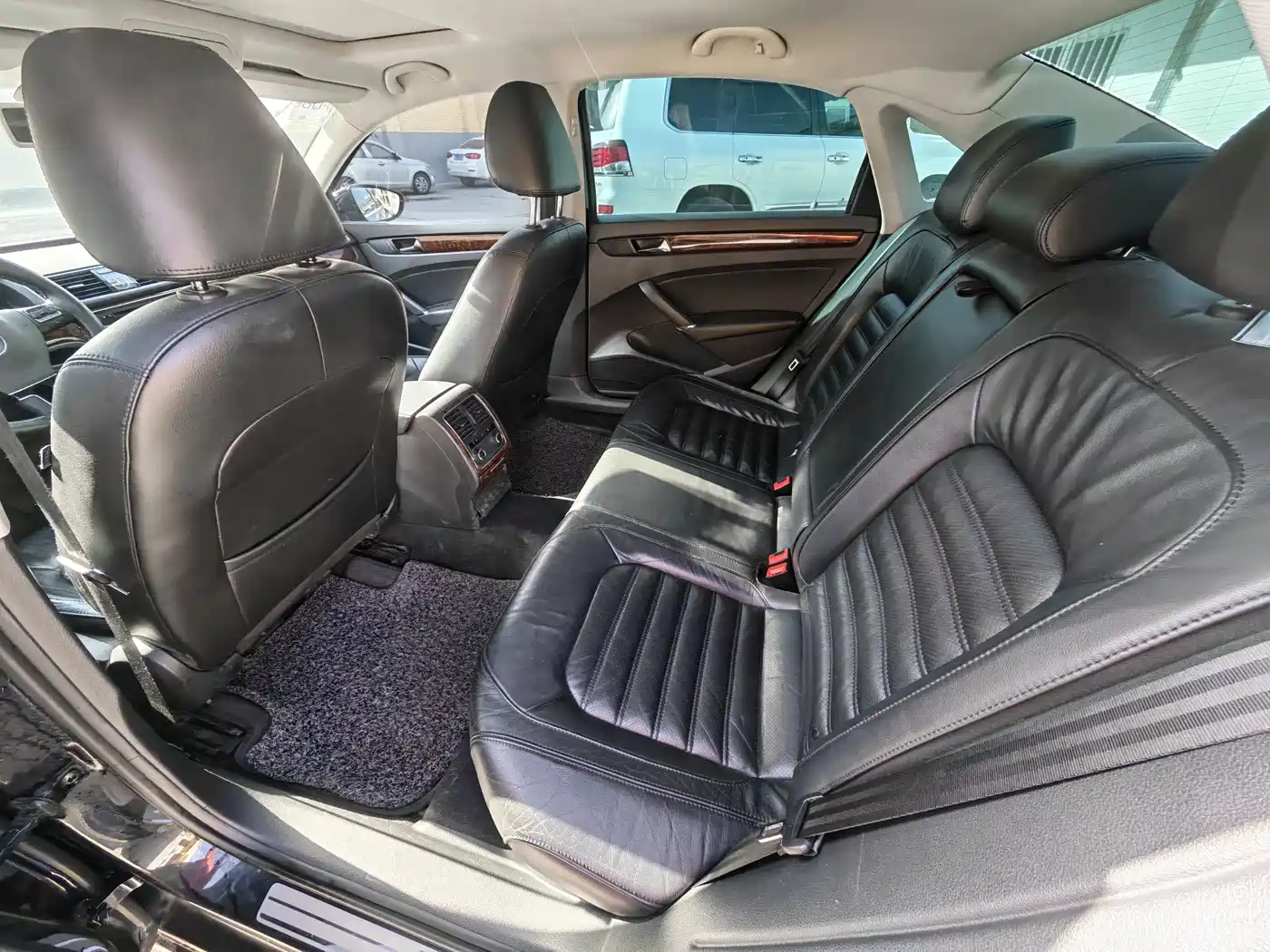Volkswagen Passat 2013 2.0TSI DSG Zhizun фото 10