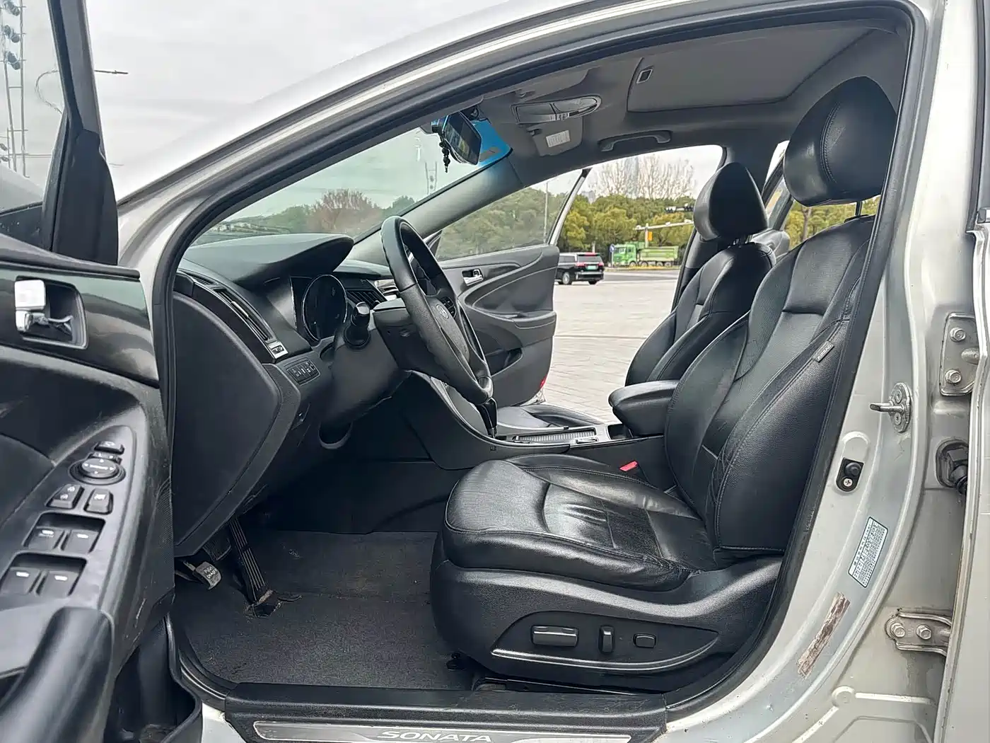 Hyundai Sonata 2013 2.0L Automatic Luxury Edition фото 9