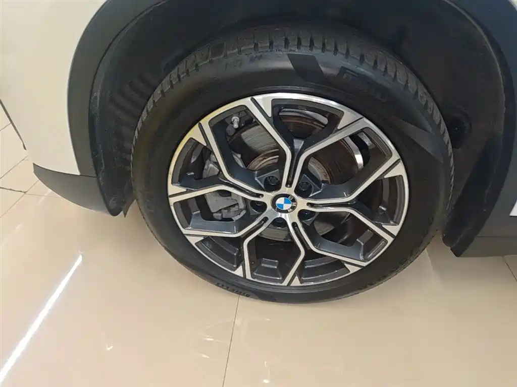 BMW X1 2022 sDrive25Li Leading фото 23
