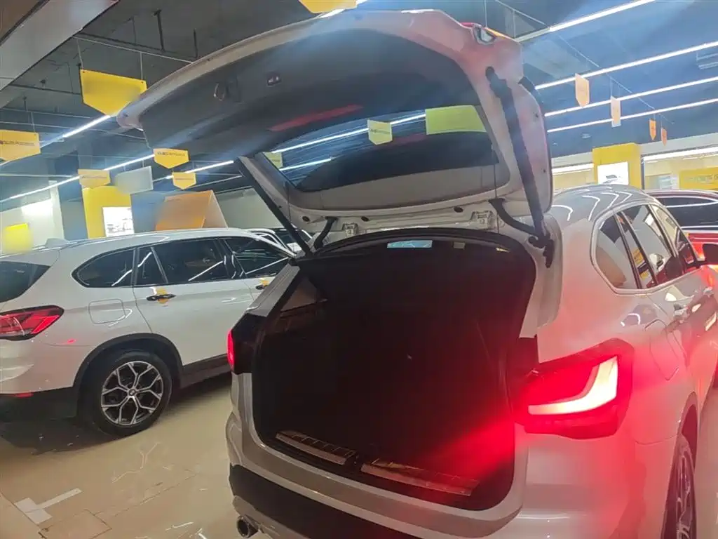 BMW X1 2022 sDrive25Li Leading фото 19