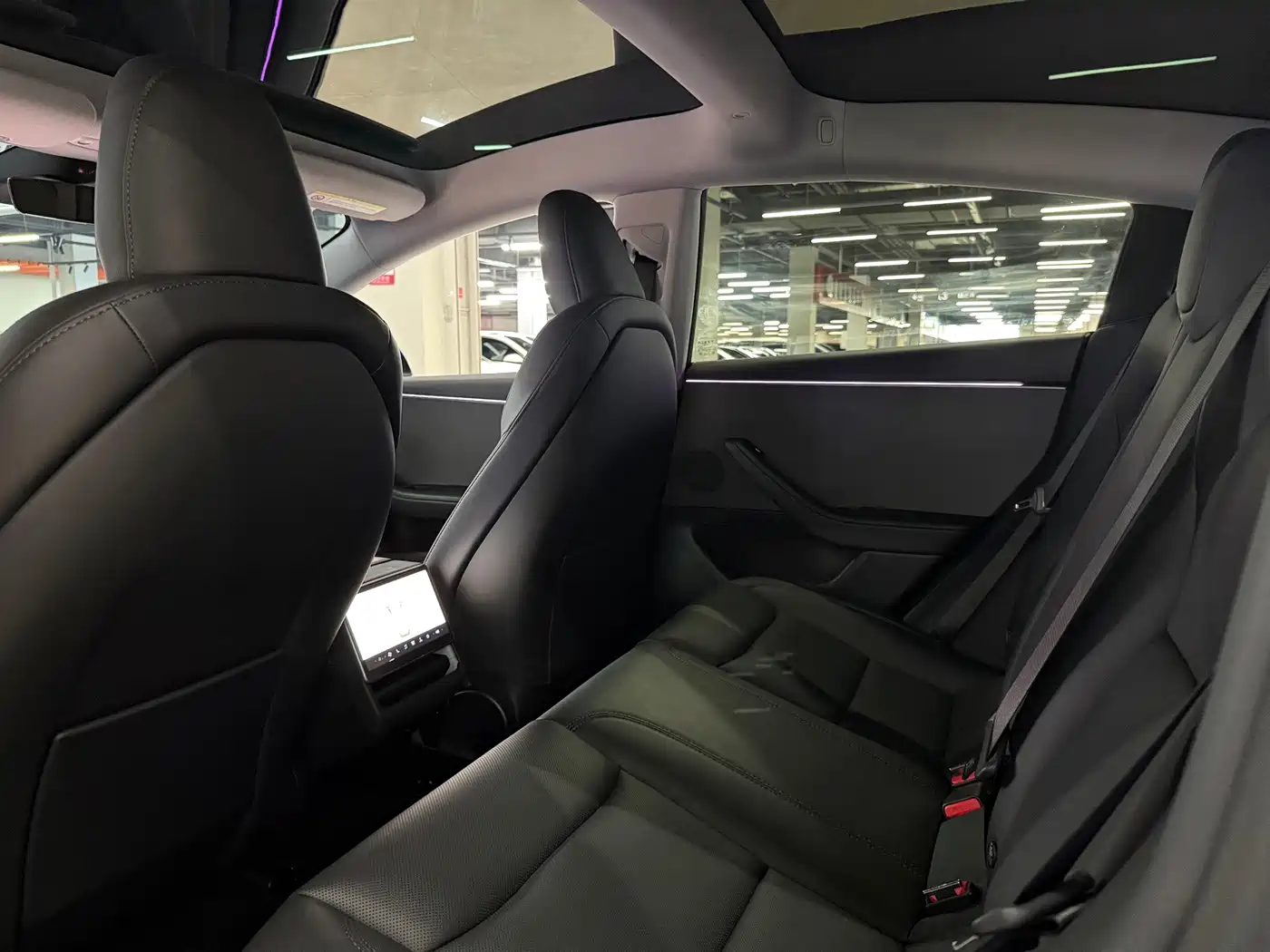 Фото 6 - Tesla Model 3