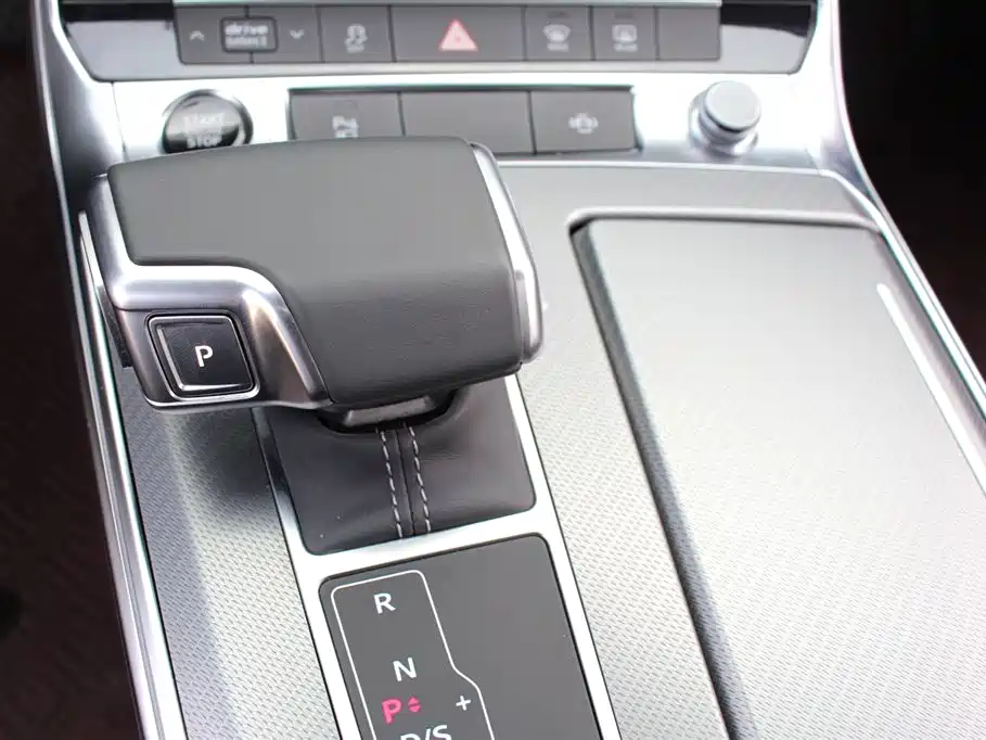 Audi A7L 2024 45TFSI S-line Dream Edition Crystal Package фото 9