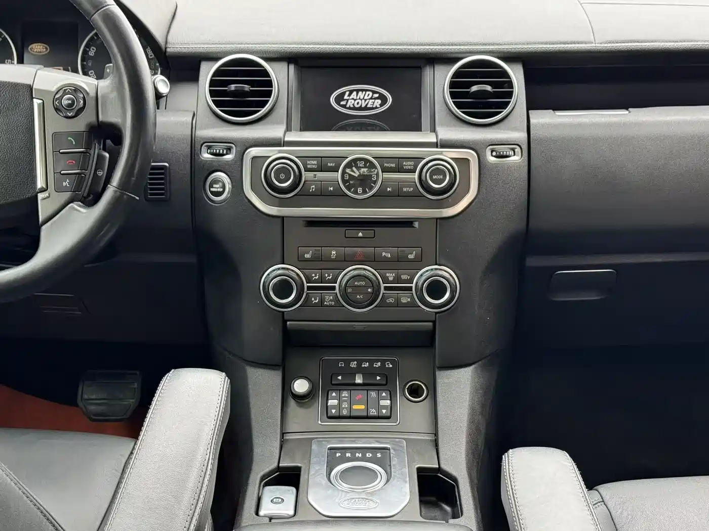 Land Rover Discovery 2013 3.0 SDV6 Black Premium Limited Edition фото 10
