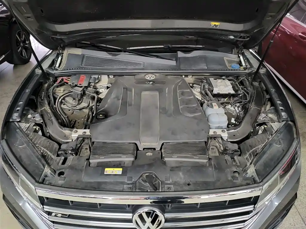 Volkswagen Touareg 2020 2.0TSI Rui Shang Edition China VI фото 20