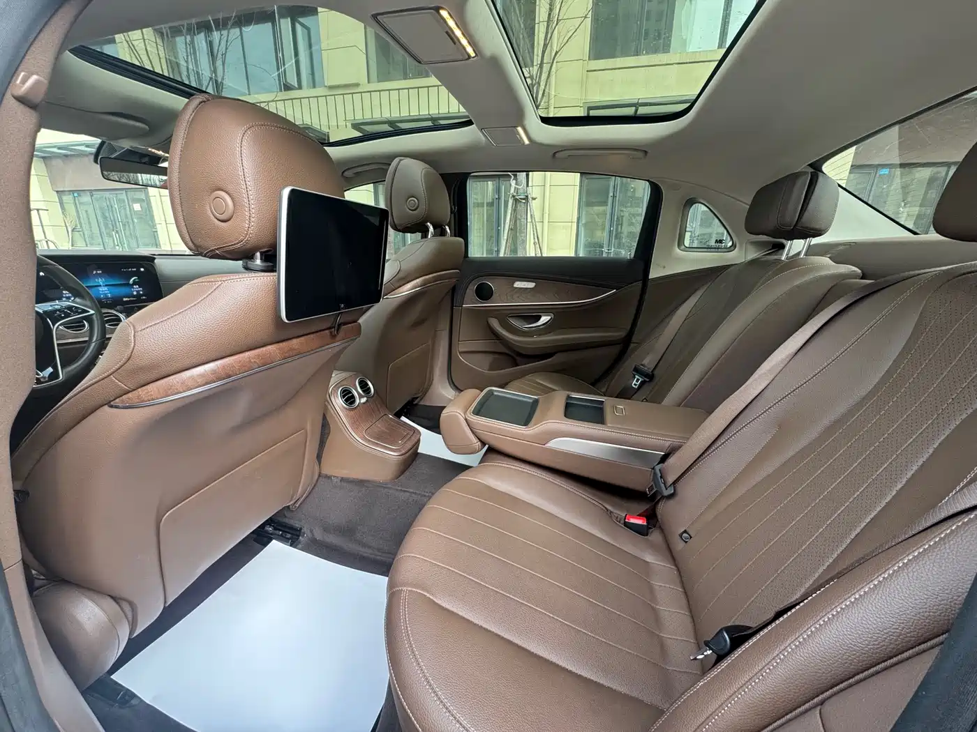 MERCEDES-BENZ E CLASS