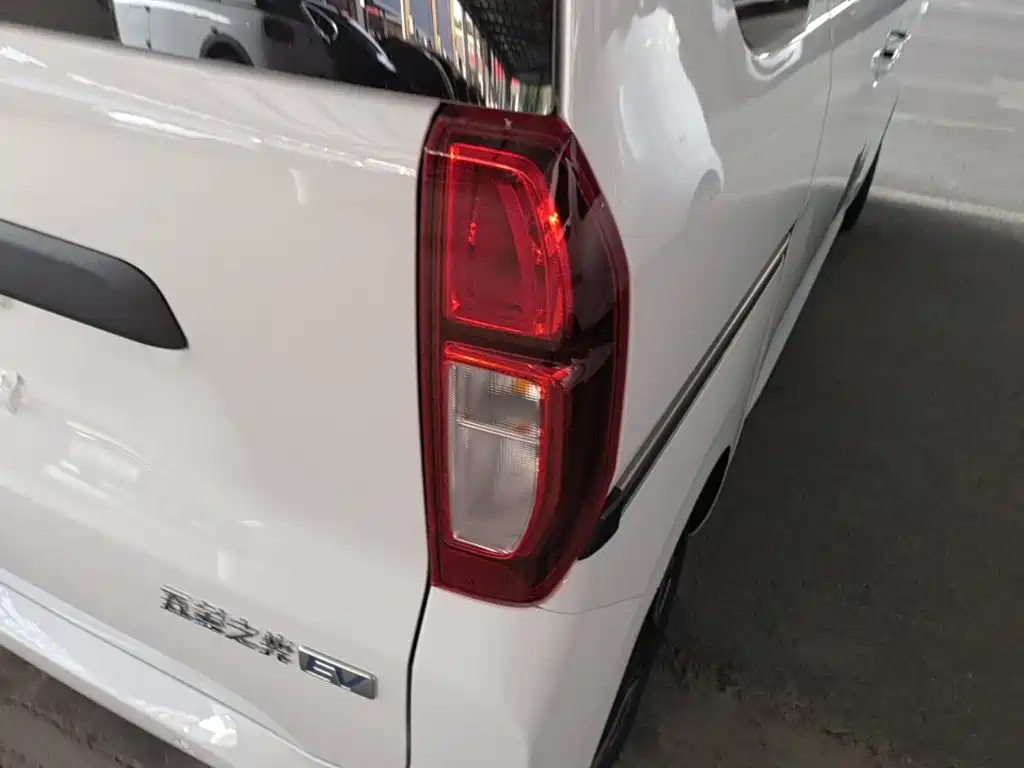 Wuling Motors Wuling Zhiguang NEV 2026 2025 Model 305km Base Version