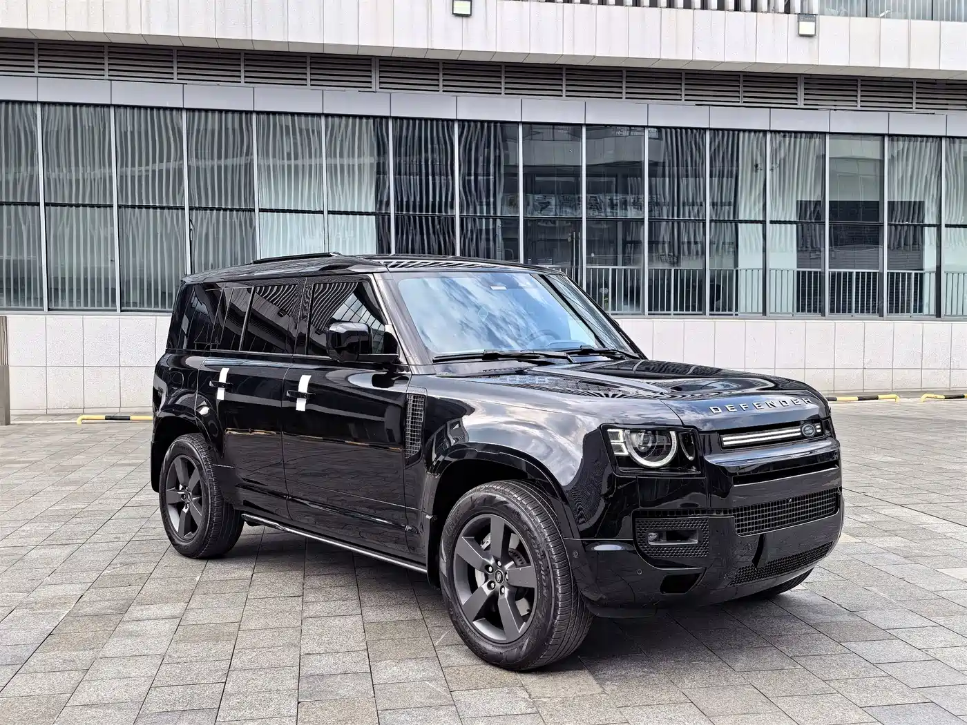 Land Rover Defender 2025 2025 110 3.0T P400 -Dynamic HSE