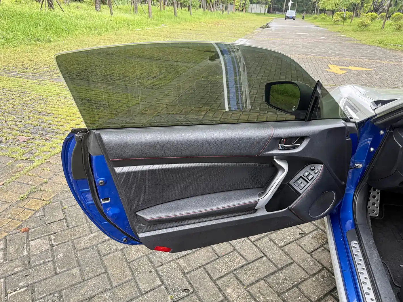 Photo 9 - Subaru BRZ